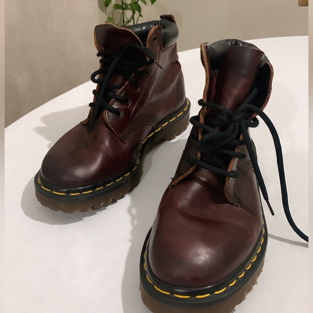 PRE-LOVED DR MARTENS ORIGINAL AIRWAIR